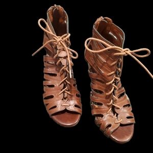 Shoes with lace, used, normal wear n tear, great conditions